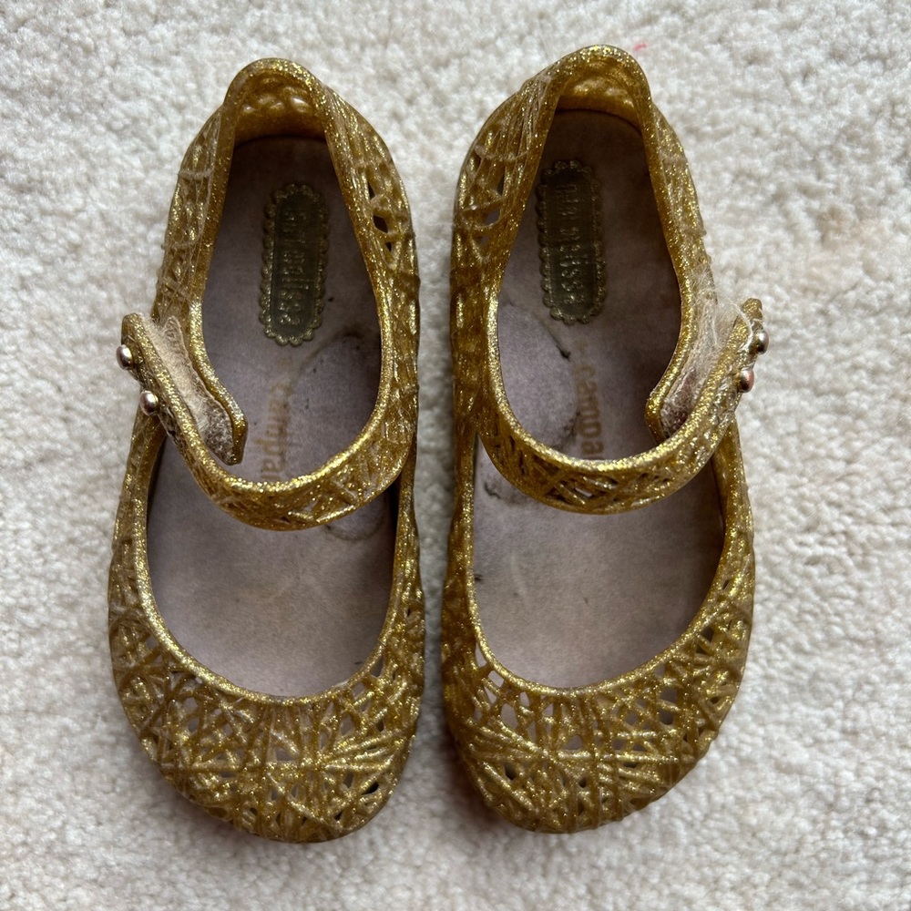 Mini Melissa gold Campano shoes - size 7 but fit like 6